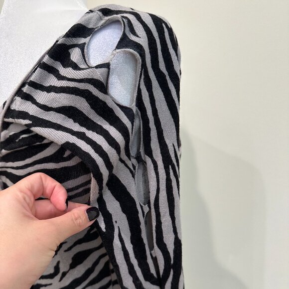 Guess Zebra Dress - Picture 8 of 13